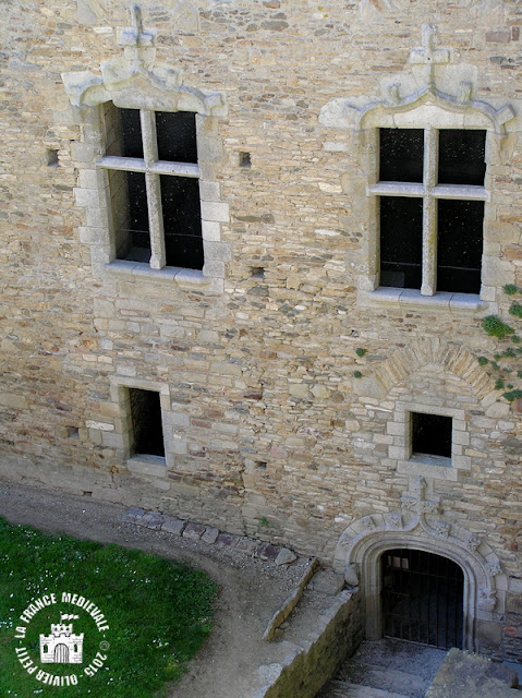 SARZEAU (56) - Château de Suscinio (Cour intérieure)