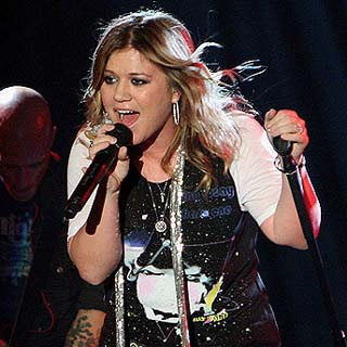 Kelly Clarkson - Let Me Down Lyrics | Letras | Lirik | Tekst | Text | Testo | Paroles - Source: emp3musicdownload.blogspot.com