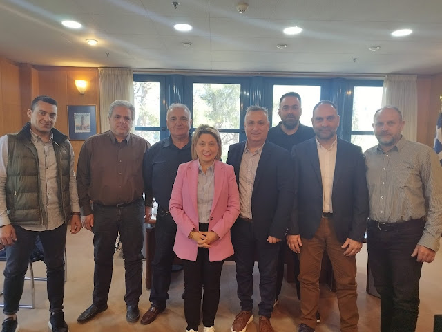 Συνάντηση εργασίας με την Υφυπουργό Μεταφορών κ. Αλεξοπούλου Χριστίνα , είχε το Προεδρείο της Ένωσης Εργαζομένων ΗΛΠΑΠ και ΔΑΚΕ ΗΛΠΑΠ.