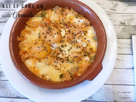 https://www.asisecomeengranada.com/2019/06/huevos-al-plato-con-pisto-y-mozzarella.html
