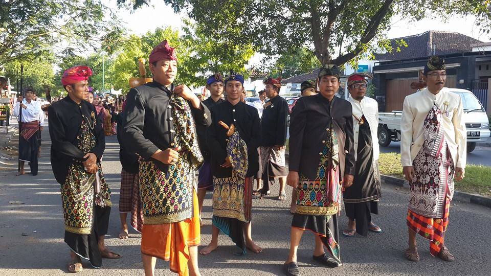 4 Baju  Adat Nusa Tenggara Barat TradisiKita Indonesia