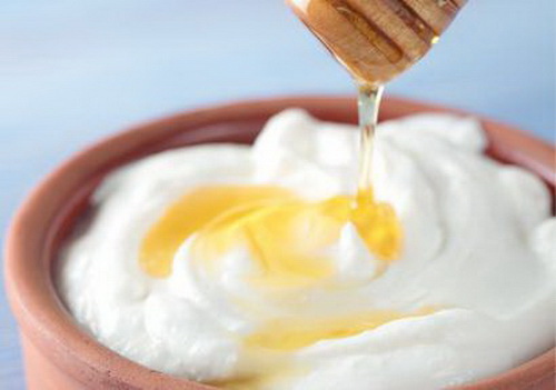 cara alami menghilangkan jerawat secara alami dengan mengunakan yogurt dan madu