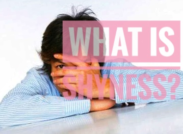 Shyness Shyness is a multifaceted condition with many variations and nuances, but in short it’s when you feel inhibited and uncomfortable in certain social situations because you’re worried about how you’ll come across to everyone. Just as other social difficulties can range from mild to severe, shyness also comes in degrees. If you’re slightly shy, you may seem totally functional and even charming. Even though you may have some inner worries and insecurities, you can socialize in spite of them. Your shyness isn’t a huge problem, but even if you’re performing well outwardly, it’s still draining to be constantly worrying and doubting yourself. If you’re moderately shy, you’ll be more hesitant and quiet than normal in social situations, but still be able to get by. If you’re severely shy, you’ll be totally withdrawn, if you get into many interactions at all. Less mild forms of shyness overlap with social anxiety, which will be covered in a second. The richest aspect of shyness is the thinking patterns and beliefs that fuel it. Shy people think in ways that increase the supposed risks and stakes of socializing. They see other people as mean and judgmental. They see themselves as unappealing and less socially capable. They view interactions as life-or-death tests of their social skills and worthiness as individuals. Next plengdut post goes into more detail about these unhelpful thinking patterns. People who suffer from shyness often second-guess the meaning behind other people’s words. They may be hypersensitive to perceived signs of rejection or hostility (“She only sort of laughed at my joke. She must hate me.” “He complimented my hat. He’s probably messing with me somehow.”) Sometimes they dwell on past social situations, sometimes years after the fact, and beat themselves up over the things they supposedly did wrong. Overall presentation Regardless of how shy you are, you’re likely to experience some or all of the following effects:  being hesitant, reserved, and untalkative;  coming across as meek, soft-spoken, and unsure of what you’re saying;  acting uncomfortable (for example, fidgeting, avoiding eye contact, crossing your arms over your chest);  having trouble getting your words out or putting sentences together; stuttering;  coming across as unconfident and self-effacing;  on occasion, being more outgoing and chatty than normal because of nerves or because that’s how other people expect you to behave;  on occasion, coming across as cold and aloof because you unintentionally act this way when you’re feeling awkward, or because you’re purposely trying to manage your discomfort by sending out “don’t approach me” vibes;  reacting physically: blushing; trembling; muscle tension; sweating; clammy hands; dry mouth; tight, quiet voice; increased heart rate; stomach upset; increased need to urinate; feeling amped up and fidgety. Circumstances that can bring on shyness You may feel shy in most social situations or only during particular ones. Situations in which people commonly feel shy include  meeting new people;  having to work a room and mingle;  interacting with people you find intimidating and high-status (for example, asking a professor to reconsider a grade she gave you on a paper);  interacting with people whose opinion you really care about and whom you want to make a good impression on;  being put on the spot (for example, being handed a microphone out of the blue and asked to record a video message at a wedding);  being the center of attention or doing something that draws attention to yourself (for example, being called on in class, wearing flashy clothes, calling down a hall to get a friend’s attention);  having to perform (for example, giving a speech or telling a story when everyone at the table is listening intently);  confronting someone or being assertive (for example, telling a friend you don’t like it when they tease you constantly, telling a coworker you don’t want to help them move on the weekend);  during interactions where you may upset the other person (for example, turning down a request, asking someone not to do something annoying, asking a person to go out of their way for you); talking on the phone or having to leave a voicemail. Approaching social situations Shy people dread many common social settings or interactions because they aren’t sure how to act or they aren’t sure how they’ll be received by others. See if any of these responses for handling social situations sound familiar:  completely avoiding social situations or interactions that make you feel shy (for example, not going to a party, crossing the street to avoid having to stop and chat with an acquaintance, sending an email when a phone call would be easier, not following up to hang out with someone you met the other day);  bailing out of social situations early (for example, making an excuse to end a conversation after a few minutes, leaving a pub because you feel so out of your element);  partially avoiding social situations or interactions (for example, being present in a group conversation but not saying anything);  being less likely to take social risks (for example, not asking someone to hang out, not approaching a stranger to start a conversation, holding back a mildly controversial opinion). Overall consequences Being shy does more than keep you home at night. It also causes these overarching problems:  The self-doubt and inhibition inherent in shyness prevent you from showing your full personality. When you’re in a conversation with people you feel uncomfortable around, you stand there silently, and no one sees what you’re capable of. However, if the people were your long-time friends, you’d be making all kinds of hilarious jokes and witty observations.  It keeps you from going after what you want.  It simply doesn’t feel good to be so hard on yourself or feel so ill-at-ease in certain situations  Your shy behavior may create a poor impression on other people. It’s not that most people think horribly of shyness; it’s just that if it comes down to being sure of yourself or being withdrawn, the former is going to come across better.  Making friends is difficult. You can still make friends when you’re shy, but the process takes longer and you may have less control. You have to hope that you’ll spend enough time with the other people for you to feel comfortable around them or that they’ll give you a chance and make all the first moves. Getting a handle on your shyness allows you to reverse the condition. You’ll be more willing to show your personality and put yourself out there in social situations. You’ll feel better about who you are. You’ll feel comfortable instead of being a ball of nerves. On the whole, your interactions will be more effective. Reducing your shyness also frees you up to work on your social skills more effectively. You’ll be able to socialize more often, during which time you can take more chances, push yourself harder, and make more mistakes you can learn from.