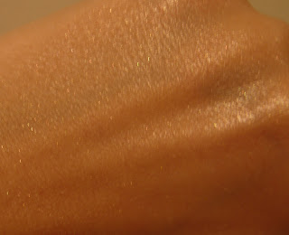 Madara powder dust lotion swatch without flash