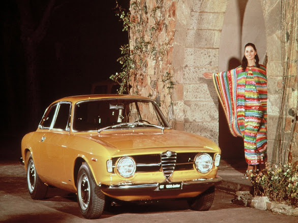 Alfa Romeo Giulia Coupe 1300 GT Junior 1966 (1)