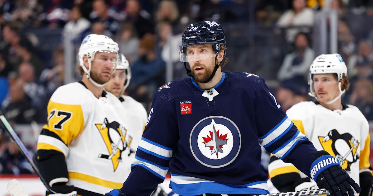 Jets captain Blake Wheeler leaves game vs. Maple Leafs with injury