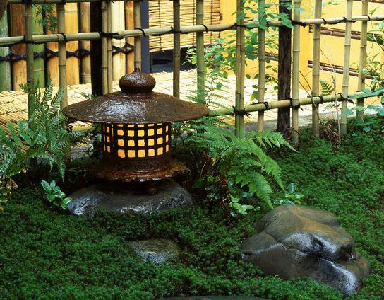 world Tour Center: Small Japanese Garden