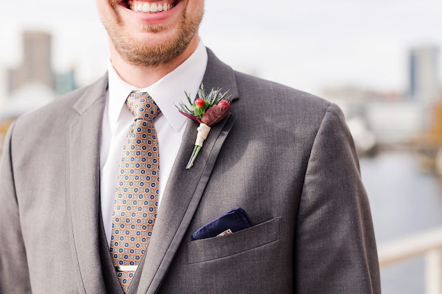 1840s Ballroom Baltimore MD Wedding | Photos by Heather Ryan Photography