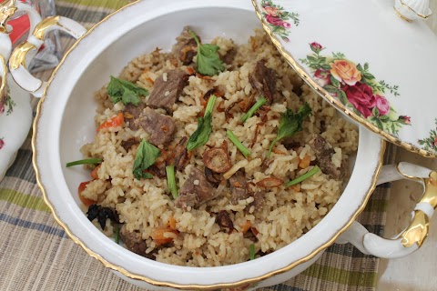Nasi Goreng Ayam Azie Kitchen / Di kuala lumpur terdapat banyak 'food truck' yang menjual nasi ayam goreng kunyit.