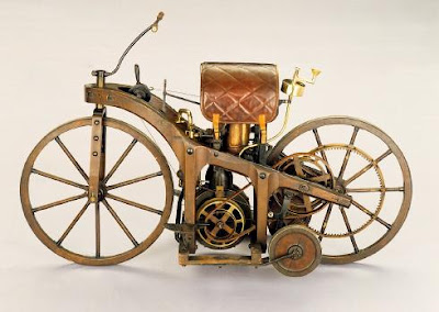 sepeda motor pertama di dunia