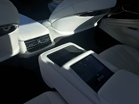 Rear seat controls in 2020 Lexus LS 500