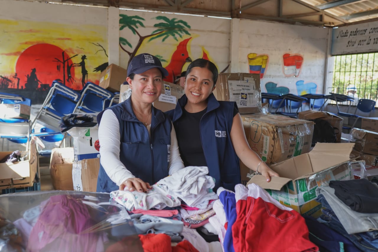 https://lanochedelarcoiris.blogspot.com/Fuerza Aérea Colombiana (FAC) realizó brigada de salud en la comunidad indígena wayuu de Aujero