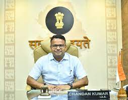  जगदलपुर : कलेक्टर चंदन कुमार ने किया शहर के उचित मूल्य दुकान और सेग्रीकेशन सेंटर का निरीक्षण