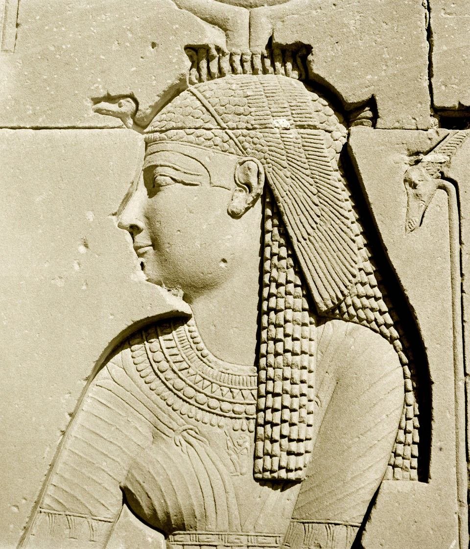 Detail bc. Клеопатра статуя. Царицы древнего Египта. Искусство Египта. Нехбет богиня Египта.