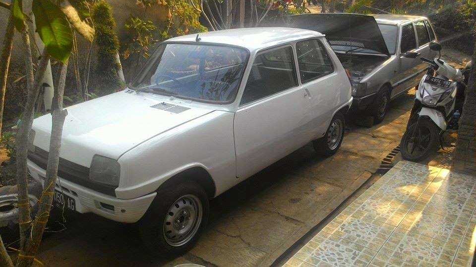 Dijual Renault 5TL Citycar 2 Pintu Antik BANDUNG LAPAK 