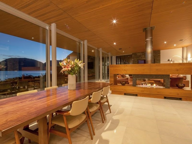 Fireplace in the dining room 