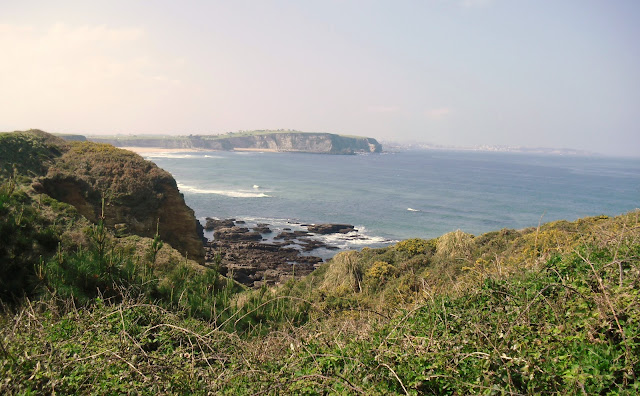 Acantilados de la costa de Galizano