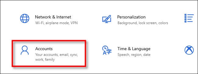 في إعدادات Windows ، انقر فوق "حسابات".