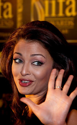 Aishwarya Rai Pictures and wallpapers of Bollywood Most Popular Hot Actress Aishwarya Rai, Aishwarya Rai, Aishwarya Rai Fan, Aishwarya Rai Online, Aishwarya Rai Photo, Aishwarya Rai Video, Aishwarya Rai Clip, Aishwarya Rai Wallpaper