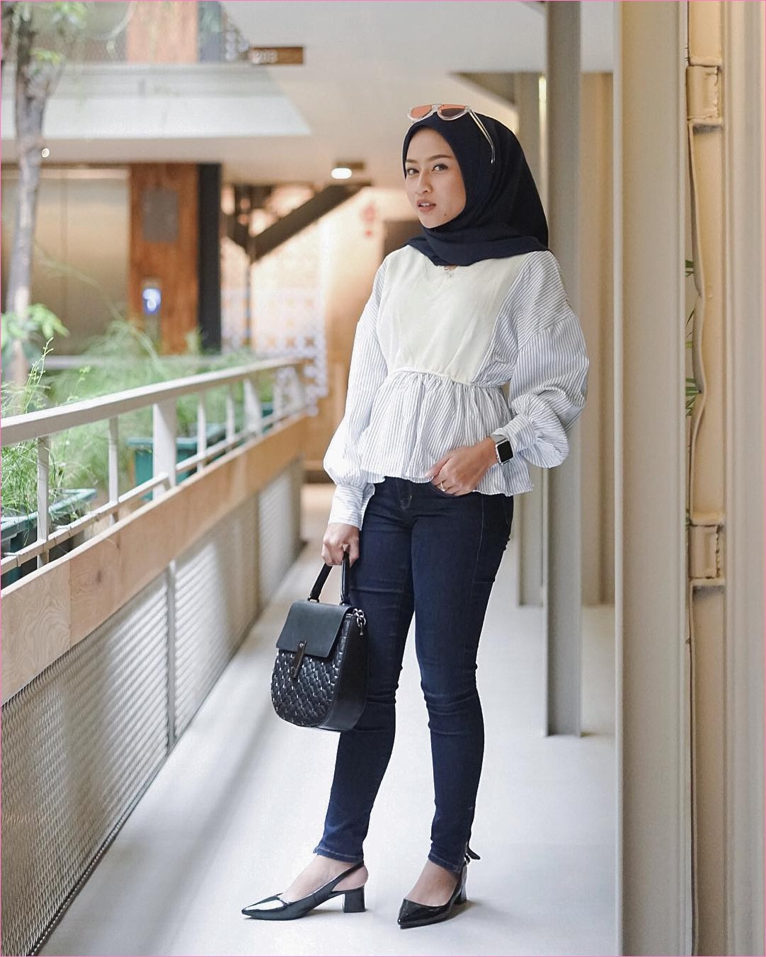  Model Outfit Baju Blouse Ala Selebgram Terbaik  30+ Model Outfit Baju Blouse Ala Selebgram Terbaik 2018