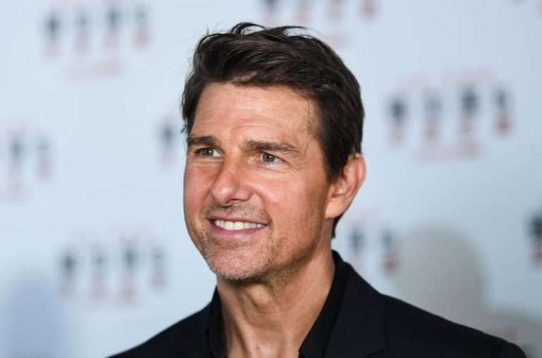 Tom Cruise explodes a scandal and returns the Golden Globe Awards for a shocking reason!