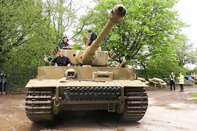 Tank Tempur Berat / Heavy Tank - PzKpfw VI (Panzerkampfwagen VI) "TIGER"