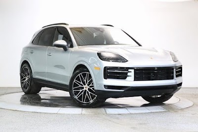 2025 Porsche Cayenne AWD