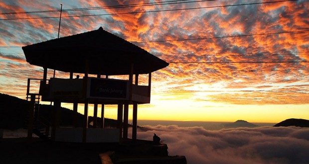  Tempat Wisata di Dieng yang Paling Menarik 12 Tempat Wisata di Dieng yang Paling Menarik 