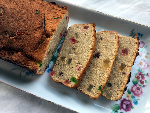 Bizcocho de Navidad con fruta confitada (sin azúcar y sin gluten)