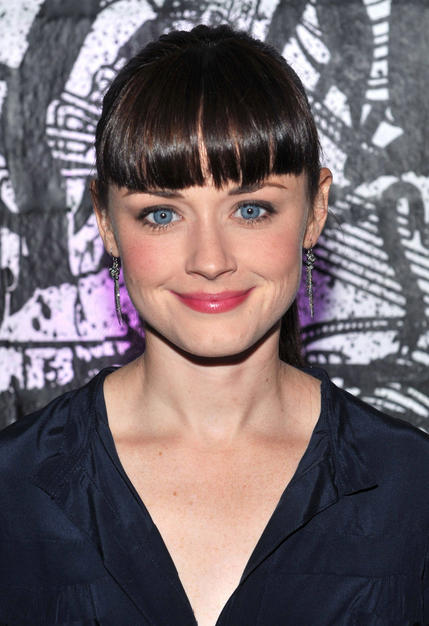 alexis bledel hairstyle. Alexis Bledel, Hairstyles. Alexis Bledel debuted freshly cut bangs at a 