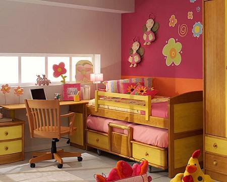 DORMITORIOS JUVENILES EN ESPACIOS PEQUEÑOS   - MUEBLES CAMA PARA DORMITORIOS CON ESPACIO REDUCIDO- DECORACIÓN DE DORMITORIOS INFANTILES EN ESPACIOS REDUCIDOS  vía http://dormitorioinfantil.blogspot.com/2014/02/dormitorios-en-espacios-pequenos.html#.Uw0AAON5OLc