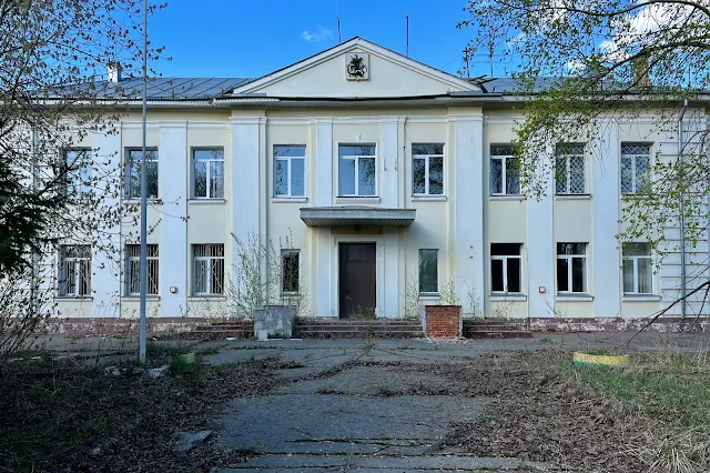 Ярославское шоссе, дворы, бывший отдел полиции (бывшая школа 1952 года постройки)