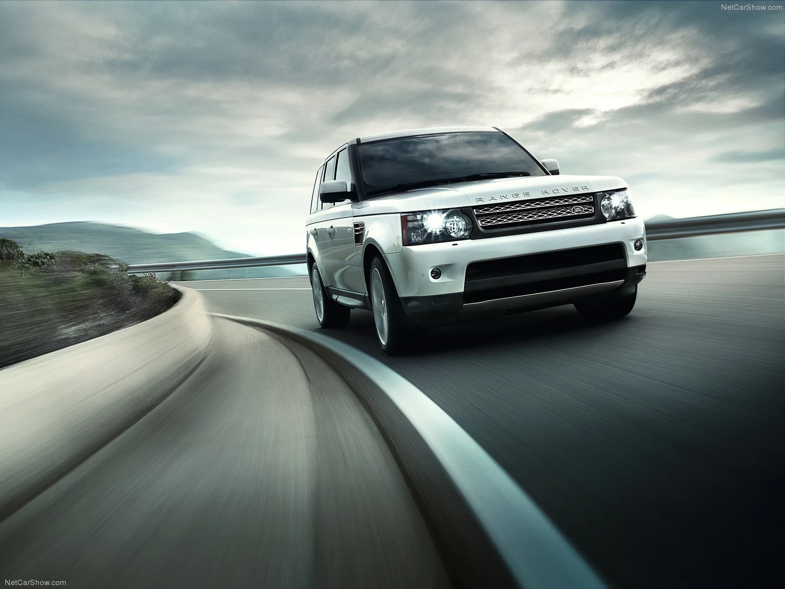 Hình ảnh xe ô tô Land Rover Range Rover Sport 2013 & nội ngoại thất