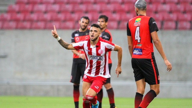 Flamengo perde para o time reserva do Náutico e permanece na lanterna.