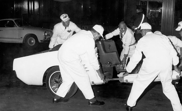 El proyecto para colocar un Ford Mustang en la azotea del Empire State Building en 1966