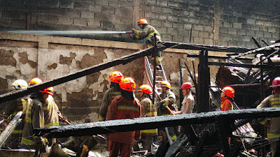 30 Menit, Diskar PB Kota Bandung Tangani Kebakaran Kantin Terminal Leuwipanjang