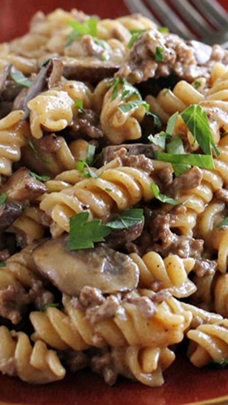 One Pot Ground Beef Stroganoff 