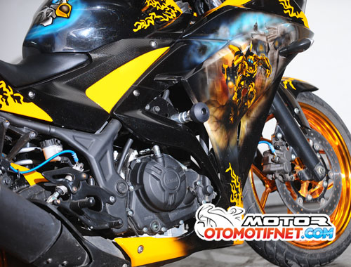 Modifikasi Yamaha YZF-R25 Robot Bumblebee