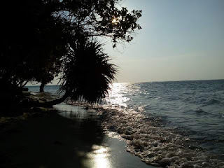 Pantai saung barat pulau tidung, Sunset di pantai saung barat