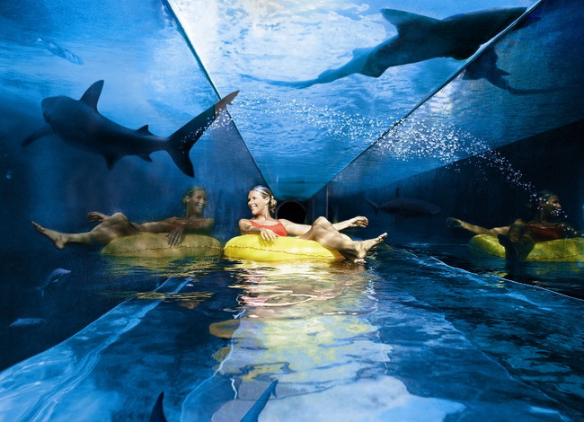 World Visit: Dubai Hotel Underwater
