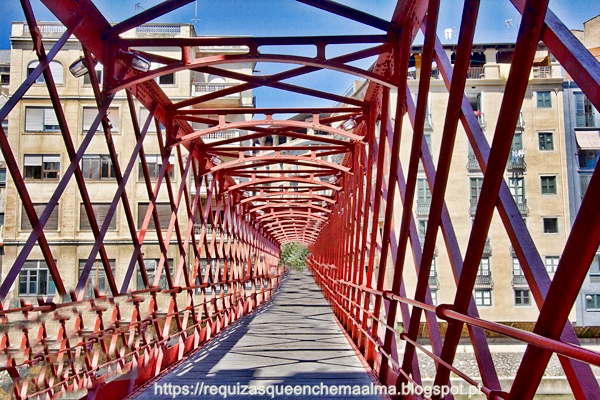 Pont de les Peixateries Velles, ponte pedonal em ferro construída por Eiffel