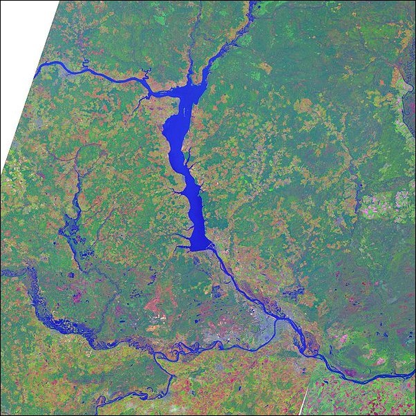 Puchezh-Katunki_crater_Russia_lansat