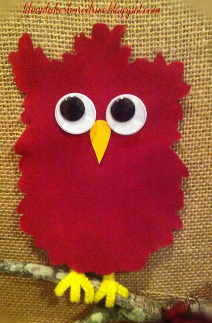 alt="Fabric Owl &  Burlap Fall Decor Tutorial Thanksgiving Wall Art"