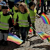 ΑΙΣΧΟΣ.. ΝΤΡΟΠΗ ΚΑΙ ΞΕΦΤΙΛΑ...ΣΟΥΗΔΙΑ: Έβαλαν παιδάκια του παιδικού σταθμού να παρελάσουν στην παρέλαση των ομοφυλόφιλων 