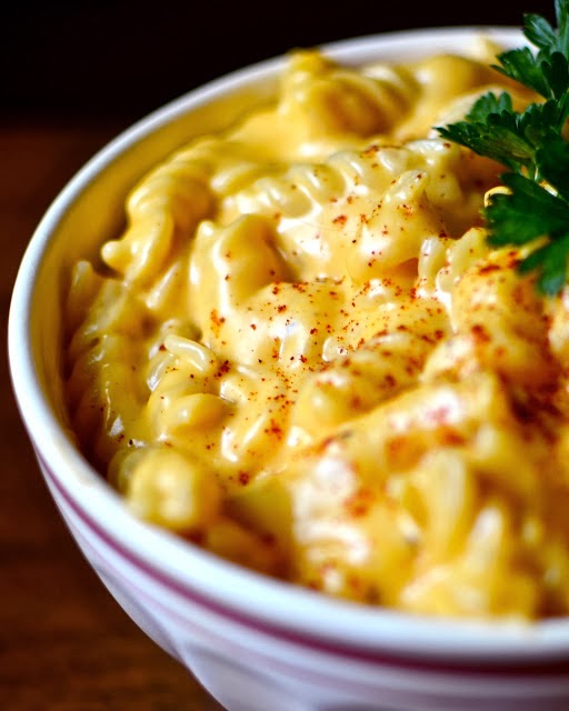 http://www.yammiesnoshery.com/2013/08/secret-ingredient-stovetop-mac-and.html