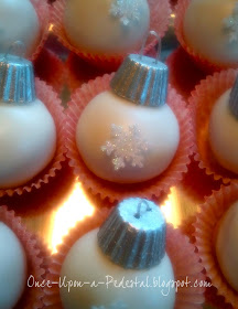 christmas-cake-pops-ornaments-reese's-peanut-butter-cups-truffles-wafer-paper-deborah-stauch