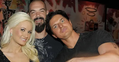 Zak Bagans with his friends in a party