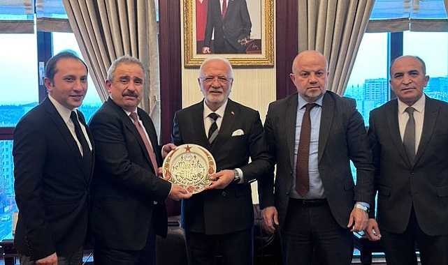 Türkiye Basın Federasyonu (TÜBAF) Genel Başkanı ve Yönetim Kurulu Üyeleri AK Parti Genel Başkanvekili Mustafa Elitaş’ı makamında ziyaret ederek, Medya alanında yapılan çalışmalara ilişkin bir dosya sundu.