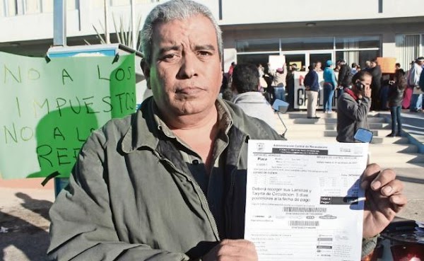 El gasolinazo “es exagerado para uno que gana el mínimo”, protesta despachador de gasolina