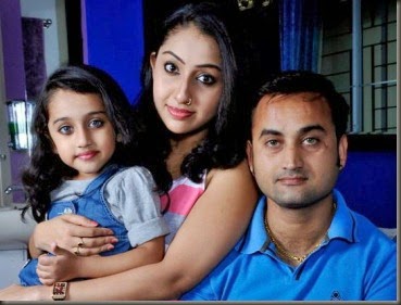 nithya-das-family